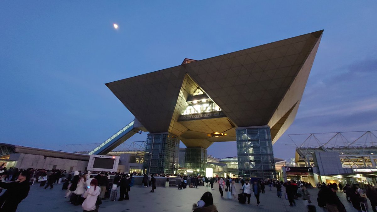 UTAN0719's tweet photo. #C107 #冬コミ は無事完了。弊サークル「夢見ル土竜」スペースにお越しいただいた皆様、篤く御礼申し上げます。
2025年も残り6時間余りですが、何卒よいお年をお迎え下さい。
#コミケ #comike https://t.co/HnXlKnFwi4
