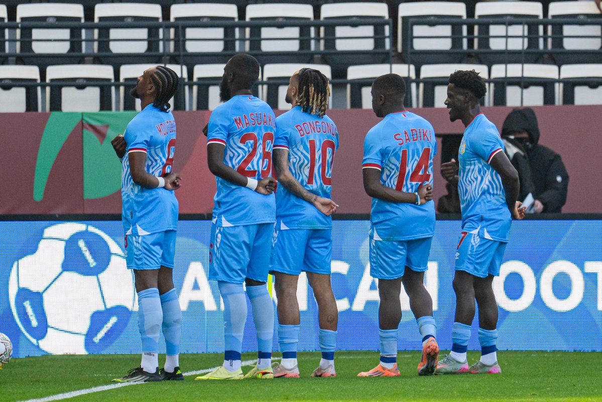 _BeFootball's tweet image. 🚨 𝗟𝗔 𝗥𝗗𝗖 🇨🇩 𝗖𝗥𝗢𝗜𝗧 𝗔̀ 𝗟’𝗘𝗫𝗣𝗟𝗢𝗜𝗧 𝗙𝗔𝗖𝗘 𝗔̀ 𝗟’𝗔𝗟𝗚𝗘́𝗥𝗜𝗘 🇩🇿😤:

🗣️ Samuel Moutoussamy 🇨🇩 : « 𝗢𝗡 𝗔 𝗦𝗨 𝗙𝗔𝗜𝗥𝗘 𝗗𝗘𝗦 𝗘𝗫𝗣𝗟𝗢𝗜𝗧𝗦 𝗣𝗔𝗥 𝗟𝗘 𝗣𝗔𝗦𝗦𝗘, 𝗢𝗡 𝗩𝗔 𝗦𝗘 𝗣𝗥𝗘́𝗣𝗔𝗥𝗘𝗥 𝗣𝗢𝗨𝗥 𝗥𝗘́𝗜𝗧𝗘́𝗥𝗘𝗥 𝗖𝗘 𝗚𝗘𝗡𝗥𝗘…