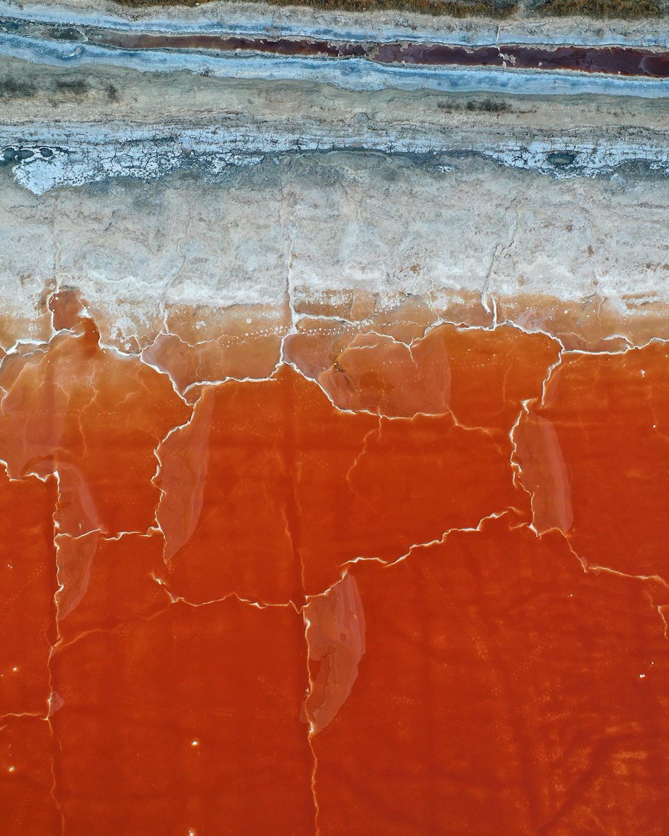 FlyOverChina's tweet image. Guess what it is? It's the dazzling landscape of a salt lake! 
📍 Yuncheng, north China's Shanxi Province
📷 Zhan Yan
#saltlake #Shanxi #ChinaTravel