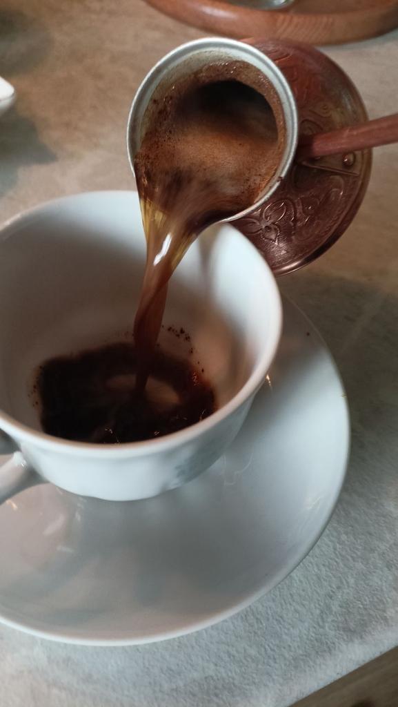 ᅠ ᅠ (@coffeeebreaak) on Twitter photo 