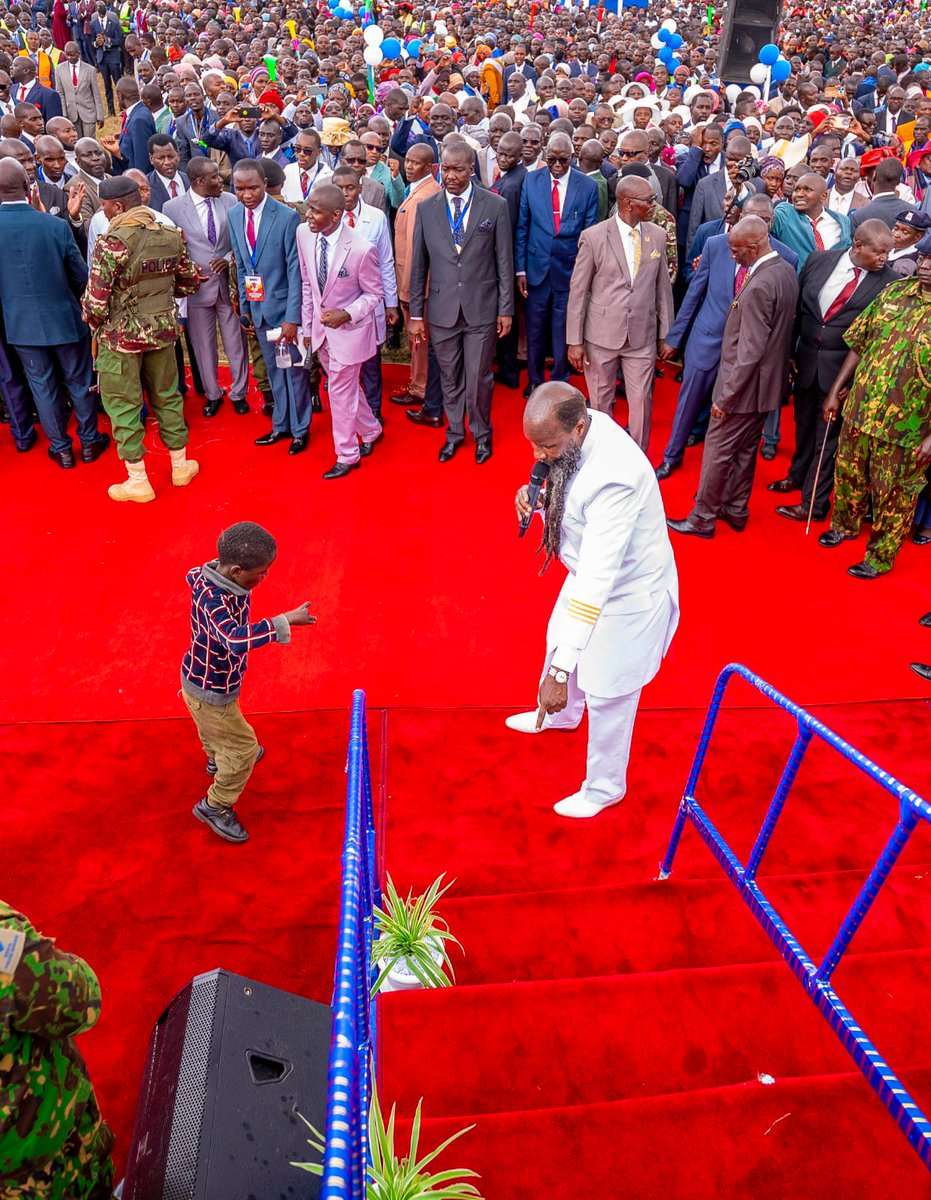 monyoncho's tweet photo. #MiraclesAblazeDay2
A lot is happening in Menengai ground 
The Cripples are walking away 
A CRIPPLE HAS WALKED!
A CRIPPLE HAS WALKED!
A CRIPPLE HAS WALKED!

Jesus is being glorified at Menengai ground https://t.co/Xl3lATsVqq