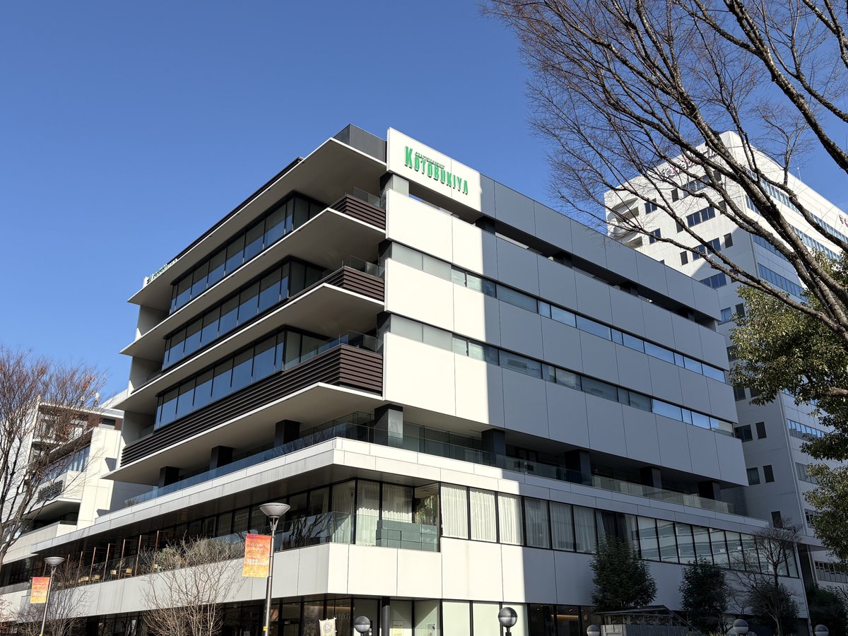 Zelgameth1's tweet image. 巡礼
女を売ってゾイドとビルを作った会社