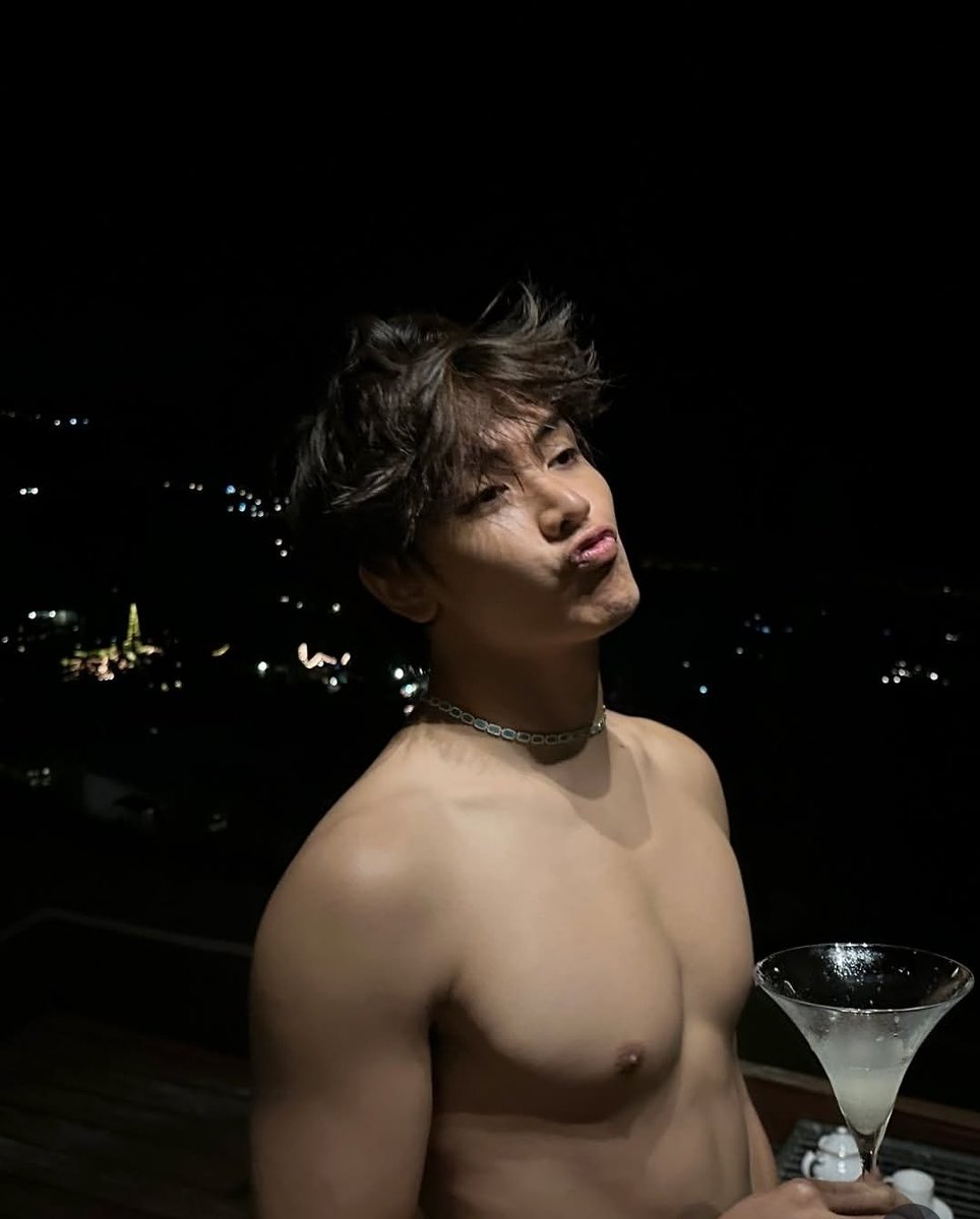 MariFel118's tweet photo. The best way to end the year 
#JoongArchen @ChenRcj https://t.co/kyrH9tdlqj