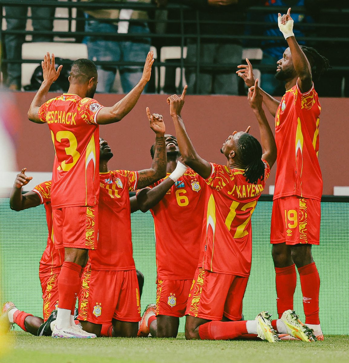 Merci Léopards pour cette brillante victoire,  3 buts à 0 , face aux Zebres du Botswana. 
Merci pour ce beau cadeau de fin d'année.
