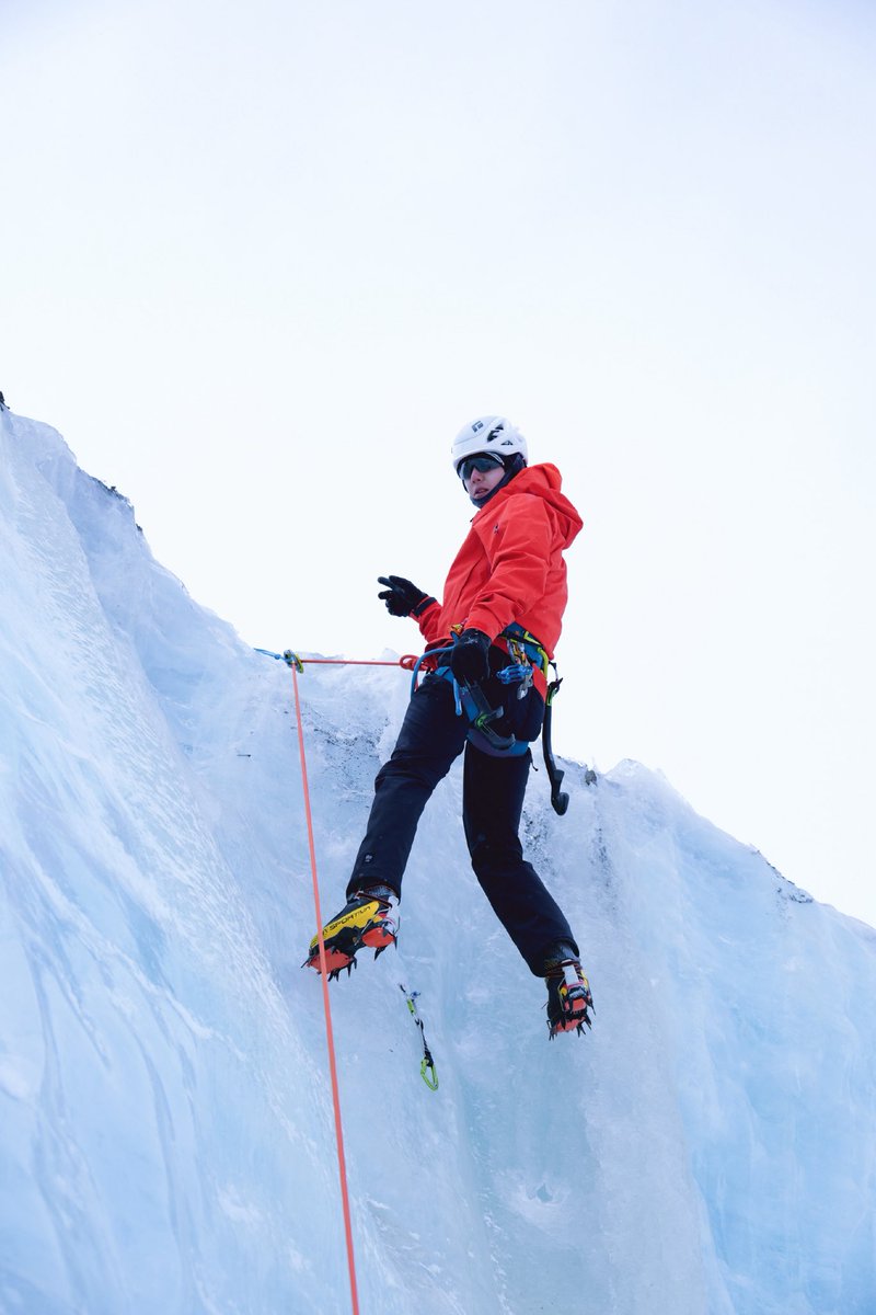 นักอนุรักษ์สิ่งแวดล้อมธารน้ำแข็ง  #WangYibo. ฉลองปีใหม่บนภูเขาหิมะจริงๆดิ ฮ่าาา