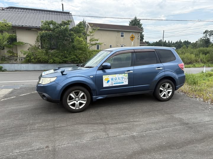 sunbaiman's tweet photo. 一度で全部測っちゃうラボカーのプロジェクト，小豆川さんの自家用車(私物)を東京大学の小豆川さんに提供して始動しました！最終目標にはまだまだ遠く��びませんが，どんどん進めていきます！
https://t.co/du3Mhs0u0U

車内は配線まみれ...うまくまとめる方法を考えねば... https://t.co/VC7zDAczh0