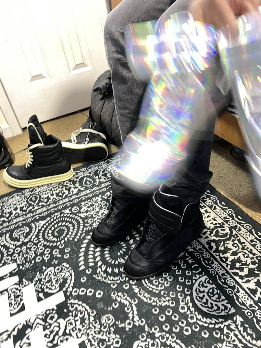 ᶻ 𝗓 𐰁 tweet media
