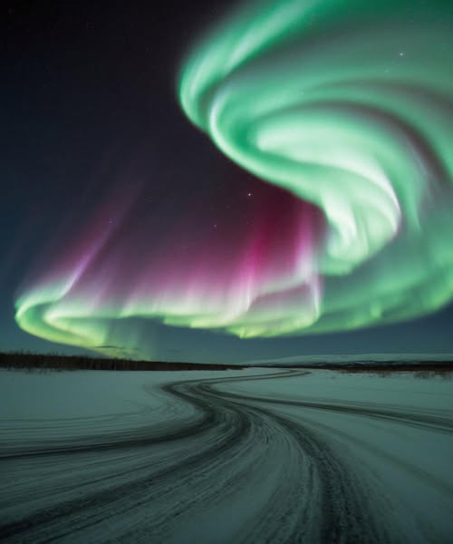 NightSkyToday's tweet image. Magic happens under the Northern Lights.