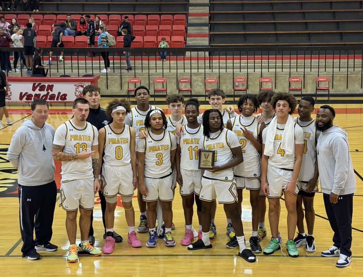 PineTreeMBB's tweet photo. Pirates fell short in the championship game, dropping a hard-fought battle to a well-coached, aggressive Athens team, 42–52. Proud of the fight and resilience our guys showed throughout the tournament. Now the real test begins—district play tips off Friday vs. Chapel Hill 🏴‍☠️🏀 https://t.co/PwXewYPLUT