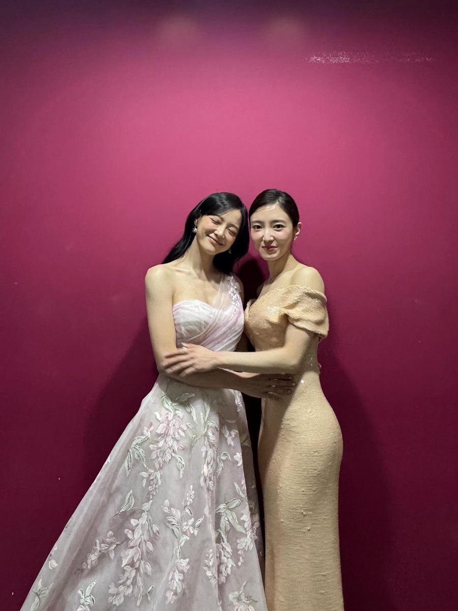 binri___'s tweet photo. 이세영 김세정 조합이 너무 조타.. 🥹🥹 https://t.co/cHB3ubYMpP