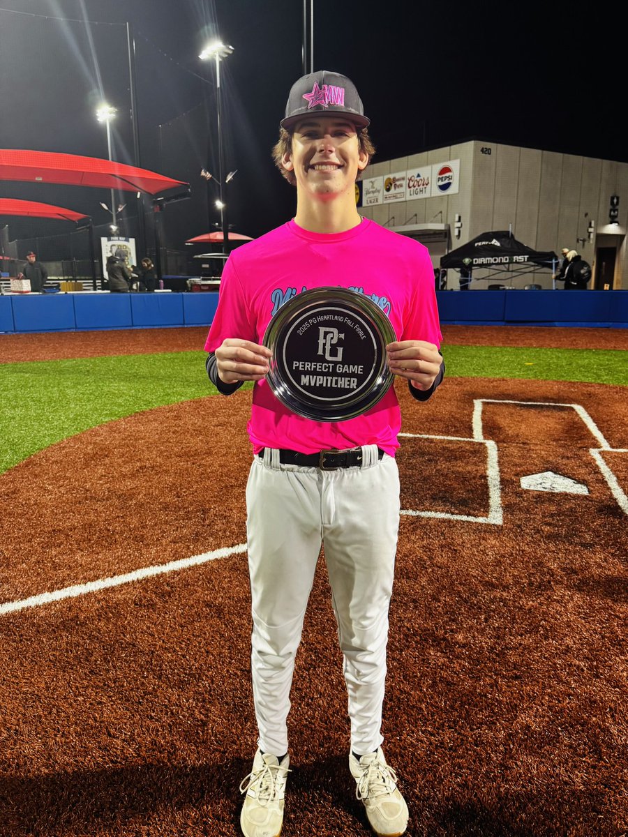 MidwestStarsBB's tweet photo. @MidwestStarsBB 18U finish pool play 2-1 with a 7-3 win over Alpha Baseball.  #3 seed heading into bracket play.  @dominicnumber25 2-3 1R 3B @BrendanC2815 1-1 1R 2RBI BB @LucasTyrakowski 1-2 2RBI.  @Jacob_Becker09 was dealing 3IP 0ER 3K @colesisti1616 closed it out 2IP 0R 4K https://t.co/85JqIsMqxz