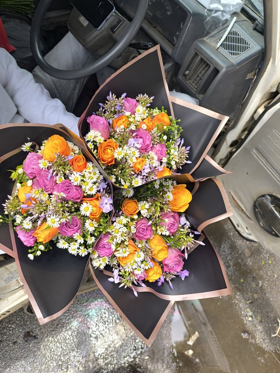 Lee Florist tweet media