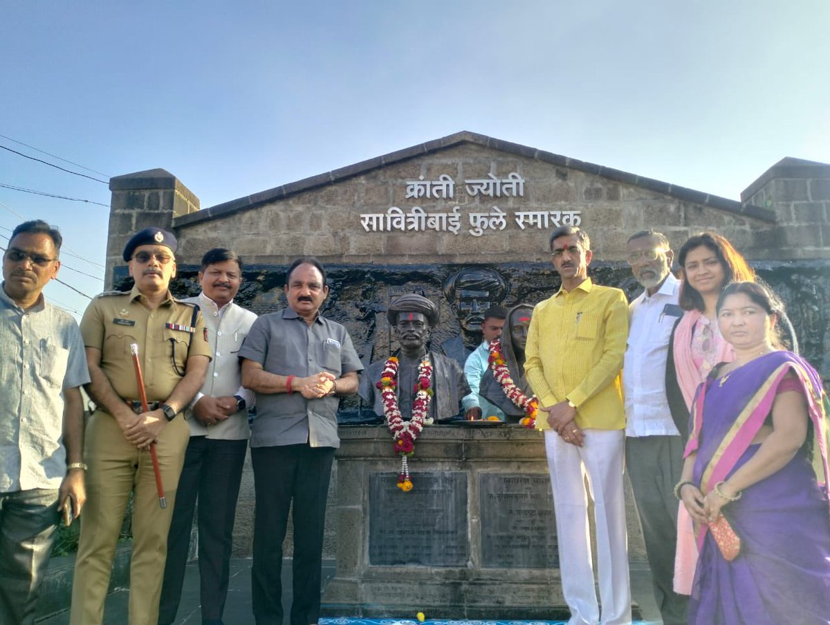 *क्रांतिज्योती सावित्रीबाई फुले जयंती सोहळादिमाखादार आणि भव्यदिव्य पार पाडण्यासाठी सर्व यंत्रणांनी काम करावे. या कार्यक्रमाच्या नियोजनात प्रशासनाने कोणतेही कसूर ठेवू नये. तसेच ग्रामस्थांनीही उत्साहाने सहभागी व्हावे, असे आवाहन पालकमंत्री व मदत व पुनर्वसन मंत्री यांनी केले.