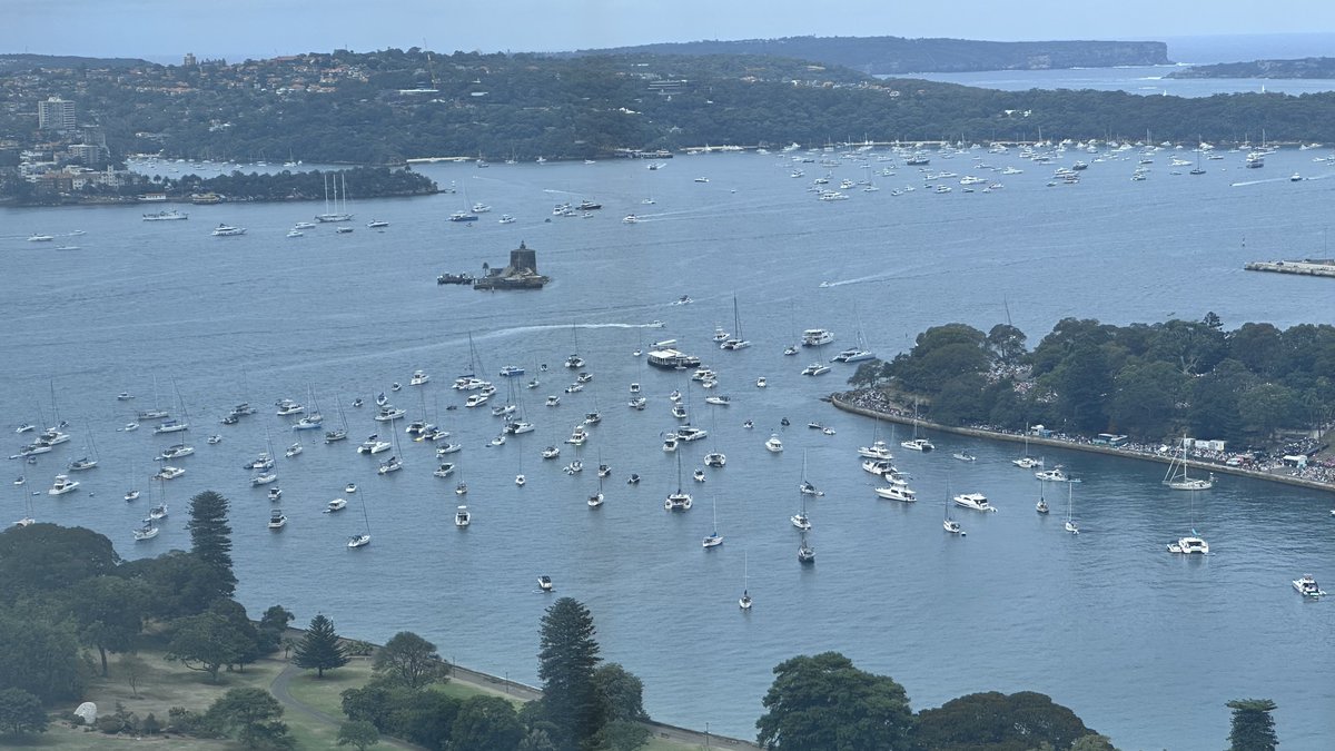 आज बेलुकाको फायरबर्कस् हेर्नको लागी सीड्नी हार्बरमा तयारी😂😂😂🖖