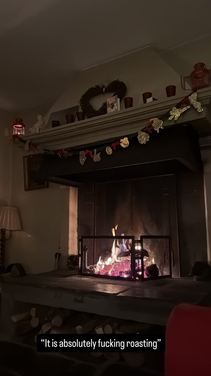 Florence Pugh via Instagram Stories.

📷: florencepugh