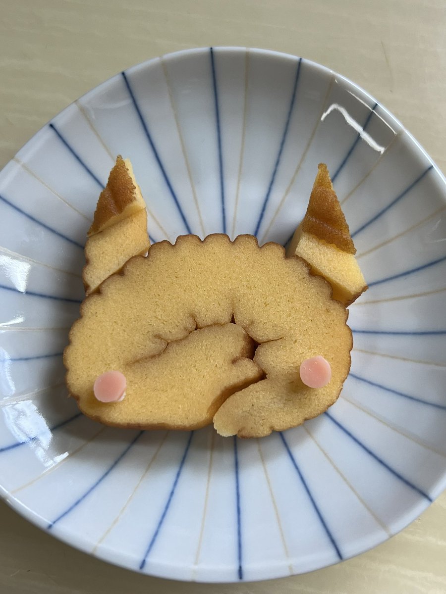 目の前にあったので、やってみた！ カニカマなくて、かまぼこを型抜き