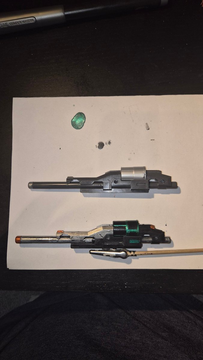 n_rec00's tweet photo. What a difference paint makes...
Halfway done the backpack, it's quite therapeutic. Hope you all are liking these updates. Please share if you do.
Now, to think of a name...
#gunpla #gundam #ガンプラ #ガンダム
#水星の魔女 #Lfrith #WIP #進行中 https://t.co/WfMAq7tQe2