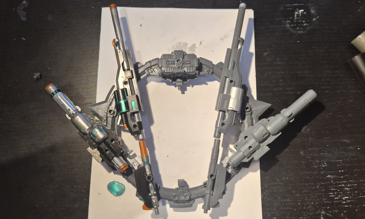 n_rec00's tweet photo. What a difference paint makes...
Halfway done the backpack, it's quite therapeutic. Hope you all are liking these updates. Please share if you do.
Now, to think of a name...
#gunpla #gundam #ガンプラ #ガンダム
#水星の魔女 #Lfrith #WIP #進行中 https://t.co/WfMAq7tQe2