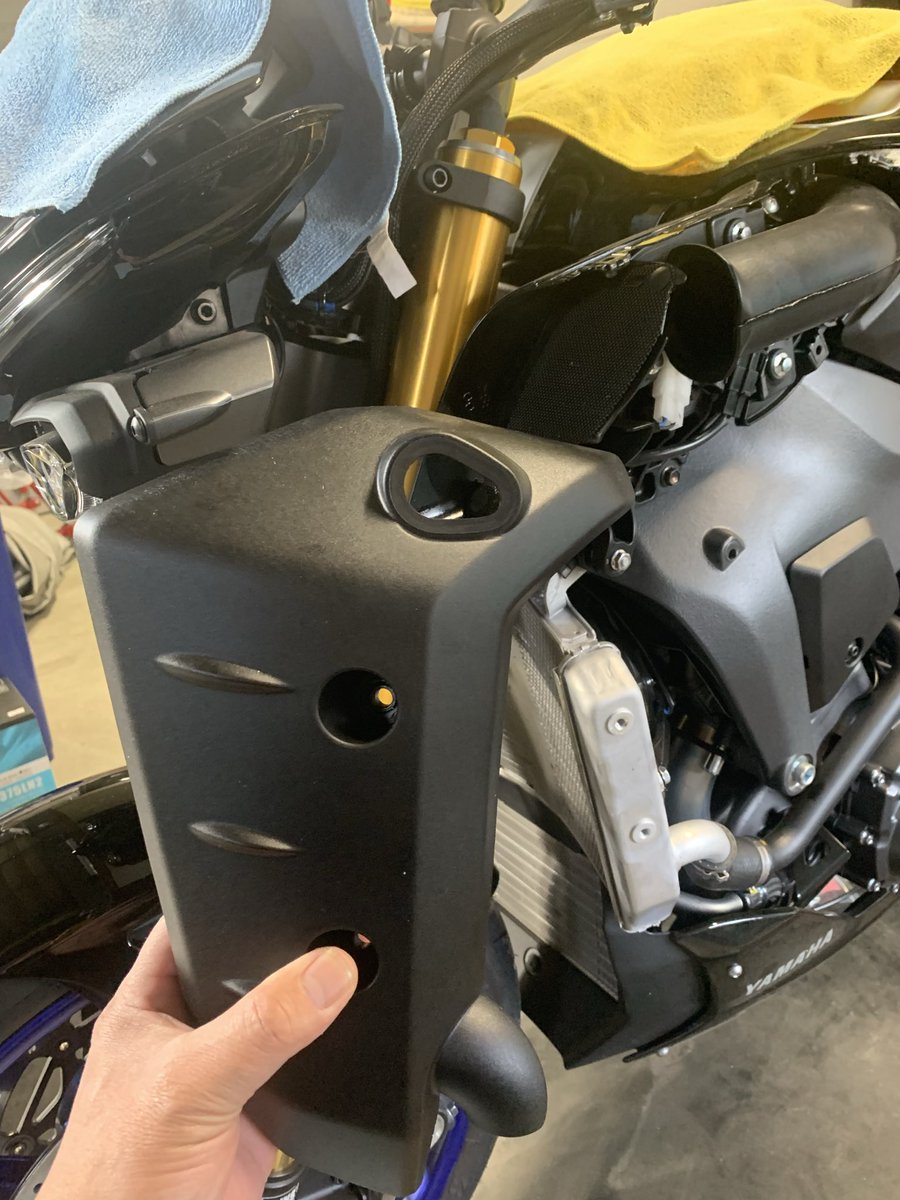 大晦日ですが独身異常者彼女ナシでガレージ有りなのでバイクいじります