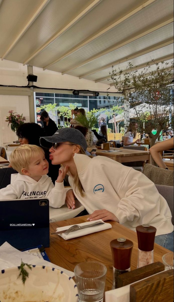 jakehellsc's tweet image. ⠀
⠀⠀⠀⠀⠀⠀⠀𝅑  𝑯𝒂𝒑𝒑𝒚 𝑩𝒊𝒓𝒕𝒉𝒅𝒂𝒚, 𝑛𝑜𝑛𝑛𝑎.ᐟ ˑ𐨿

Você é o significado de que familia sempre luta pela familia, independente se estão errados ou não. É quem nos mostra todos os dias que está presente em cada linha de magia que vemos. Amo você