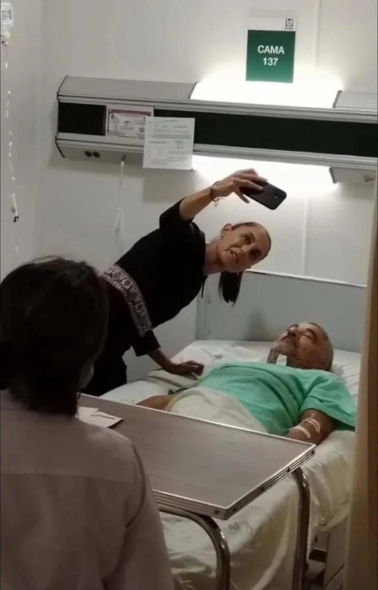 Sacarse selfie con los accidentados no te parece “carroñero”, <a href="/Claudiashein/">Claudia Sheinbaum Pardo</a> ??

Por cierto, nunca había visto una habitación de hospital tan flamante.