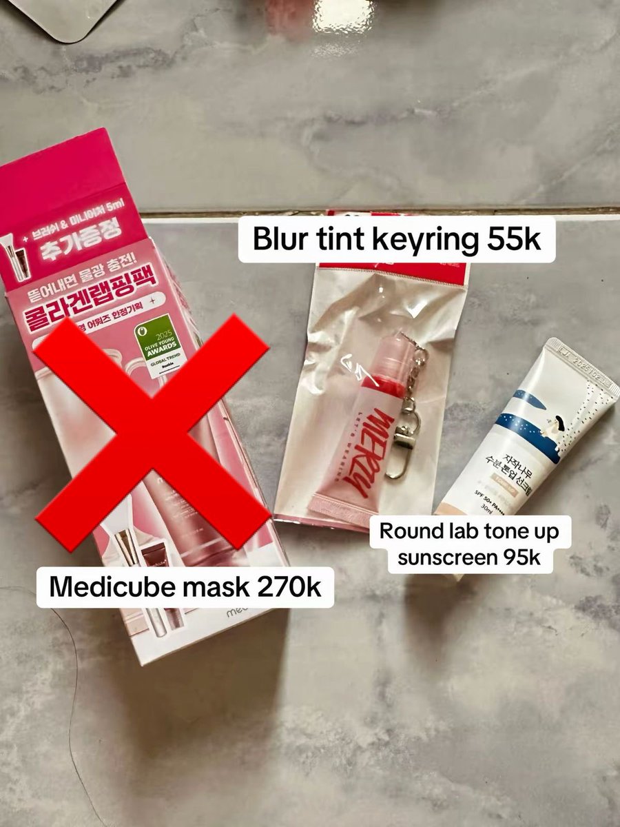 lockticket_'s tweet photo. On Sales ‼️

Sisa handcarry korea sudah ready di jkt, pengiriman dari jkt ya. 
Minat DM langsung ya 😉

#jastip #korea #skincare #oliveyoung #daiso https://t.co/hFCzcbXGwT