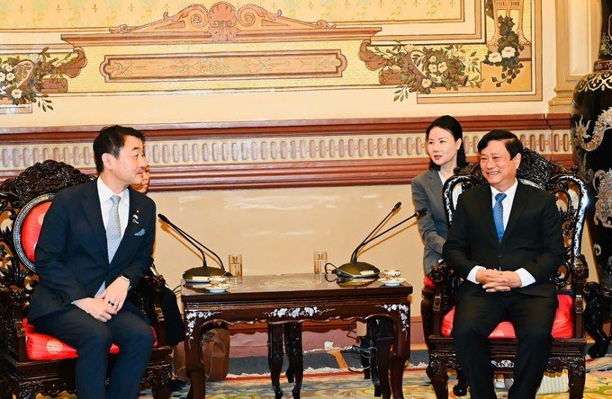 KLAWSjapan's tweet photo. 🤝Ngày 30/12/2025 Lãnh đạo TPHCM tiếp Thứ trưởng Bộ Đất đai, Cơ sở hạ tầng, Giao thông và Du lịch Nhật Bản.

2025年12月30日、ホーチミン市首脳は日本の国土交通副大臣と会談しました。🇻🇳🇯🇵
Theo: SGGP
#klaws #日越関係 #VNJP https://t.co/CwpdtC0D7Q
