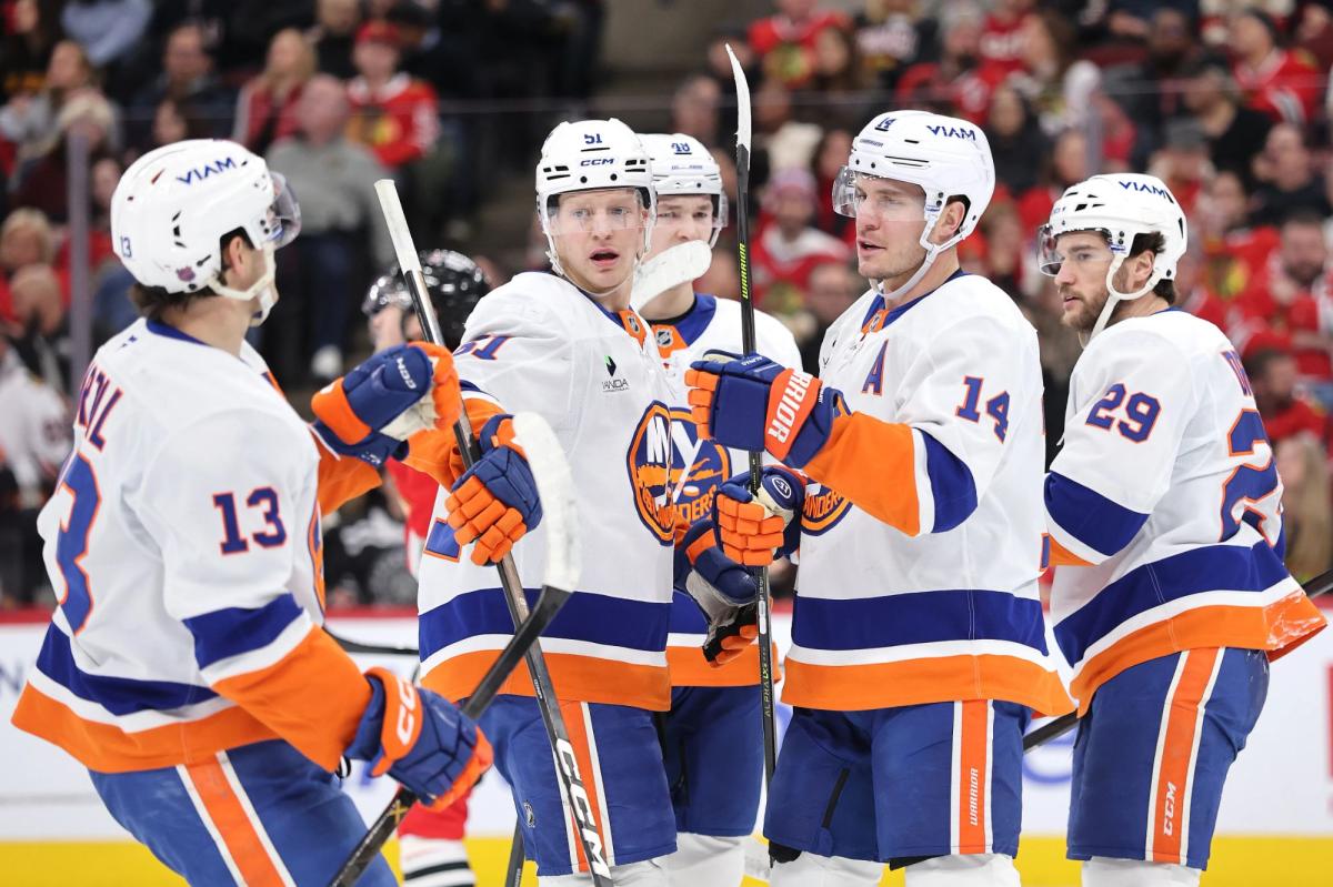 nypost's tweet photo. Islanders end 2025 on high note with thrilling shootout win over Blackhawks https://t.co/yqv45Yp9nC https://t.co/SVZmGKIbgX
