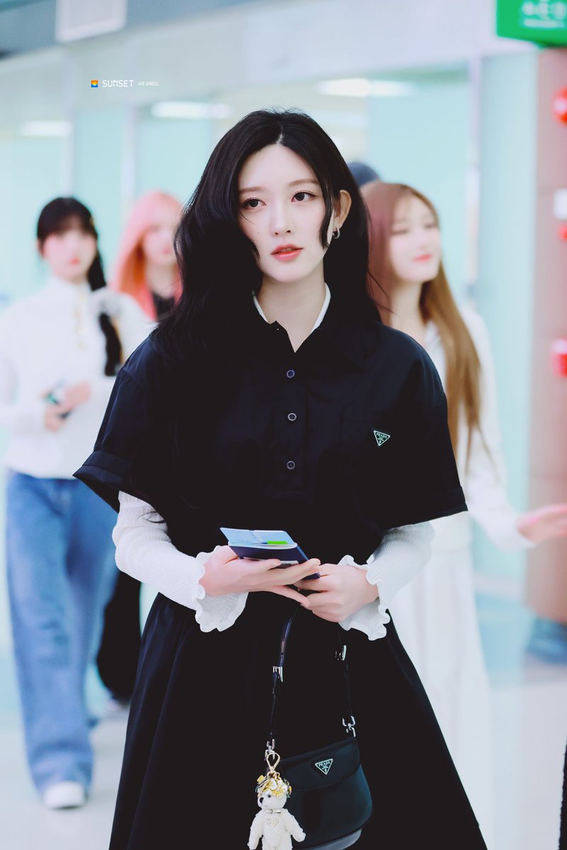 gaeulkawaii2's tweet image. 250329 나 기억해요
내여자가 공항에서 아가씨가 되었던날