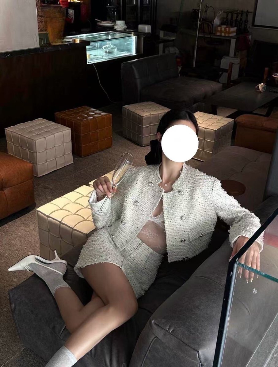 东北字母墙 tweet media