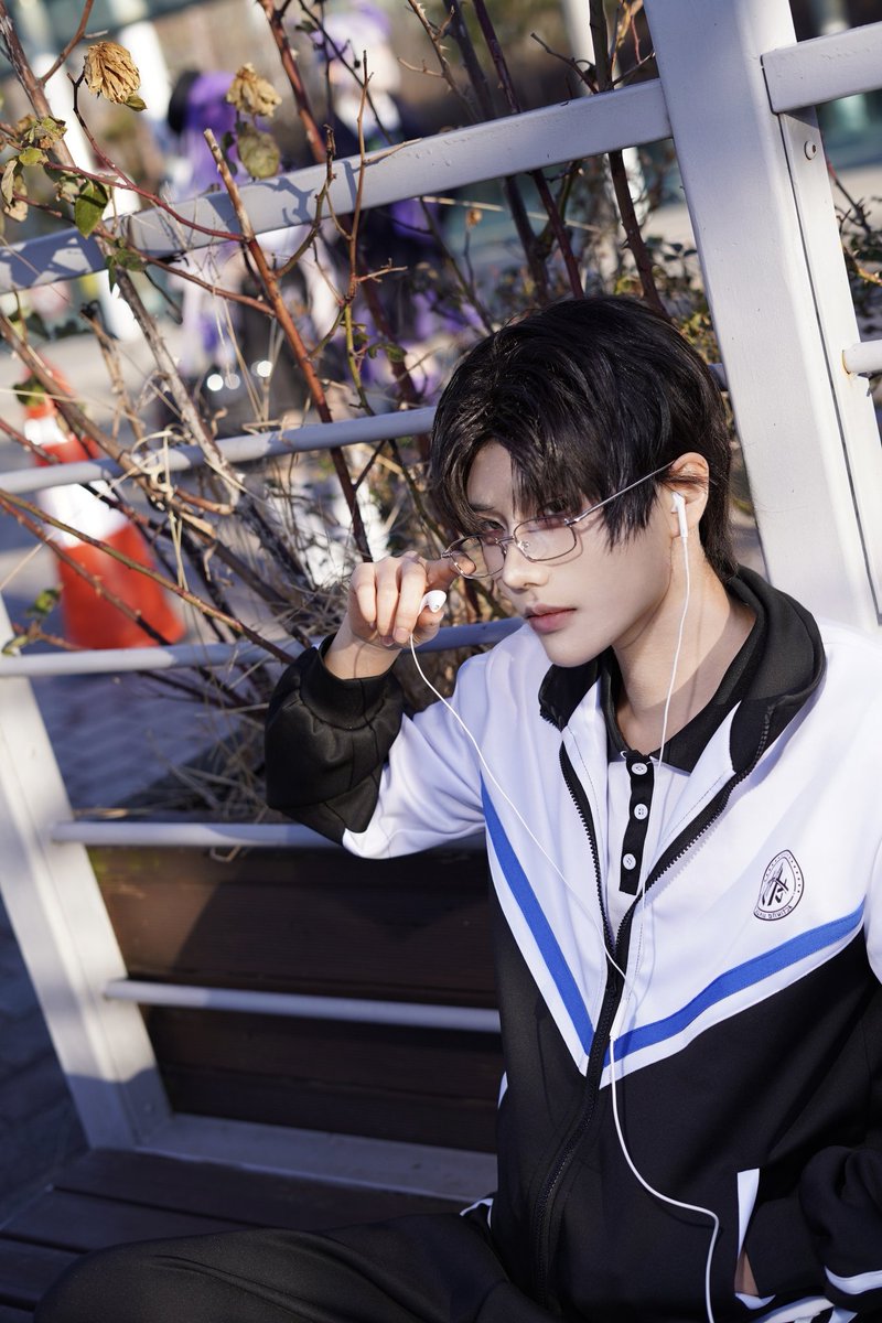 Ouro_Photo's tweet photo. 2025/12/21 - 서울 코믹월드

<러브 앤 딥스페이스> - 이서언

M. 하로 @halonim_cos https://t.co/KfX1e0EUZK