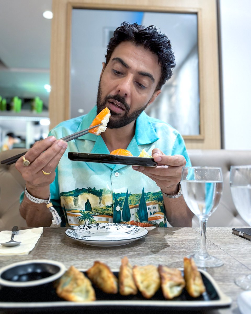 ranveerbrar's tweet photo. 2026 ki shuruaat कौनसे dish ke saath karu? Comment mein suggest kijiye!
.
.
.
#ranveerbrar #newyearishere #newyearseve #whatshouldieat #commentdown https://t.co/pWDxUvsizz
