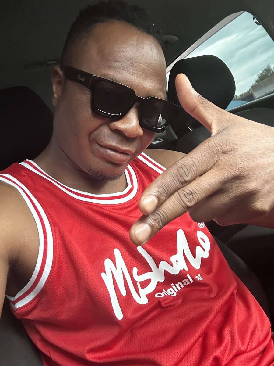 KINGTEEDEE3545's tweet photo. Which color will you g for? We just inspected the quality l, my team and I  approved so now manufacturing has to start, The material is of great quality and international standard!! 
Mshasho is made for the world to see
Follow @mshashoapparel 

#mshashoapparel
#mshasho https://t.co/rT0nIA7zpo