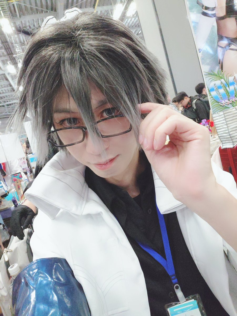 コミケ２日目！東7のS‐32で店番してます。