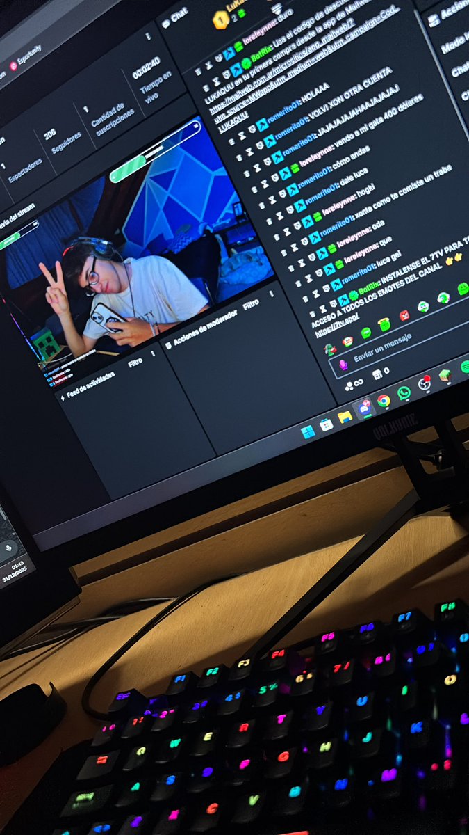 Ultimo stream del año
Venis? 
Kick.com/lukaquu