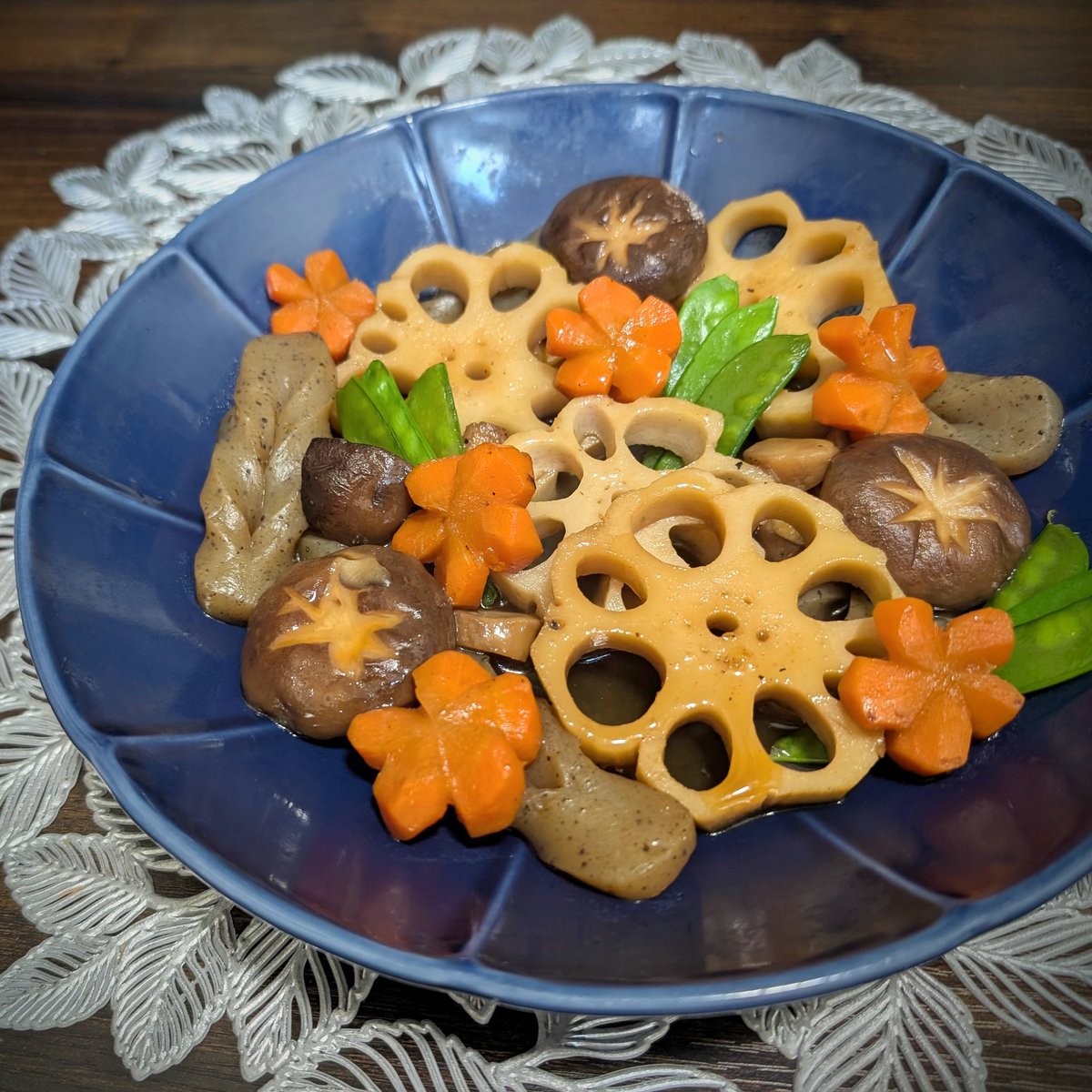 今年はにんじんとレンコンの飾り切りに初挑戦してみた