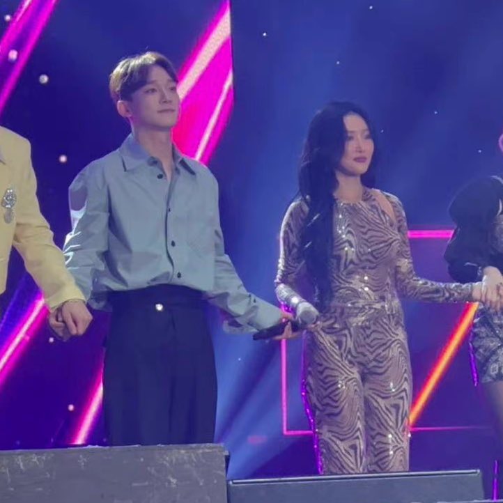 dmsum_'s tweet image. Hi amazing ballad singers, please collab, you've met each other before🙏🏼 @CHEN_INB100 @OfficialPnation #CHEN #첸 #Hwasa #화사