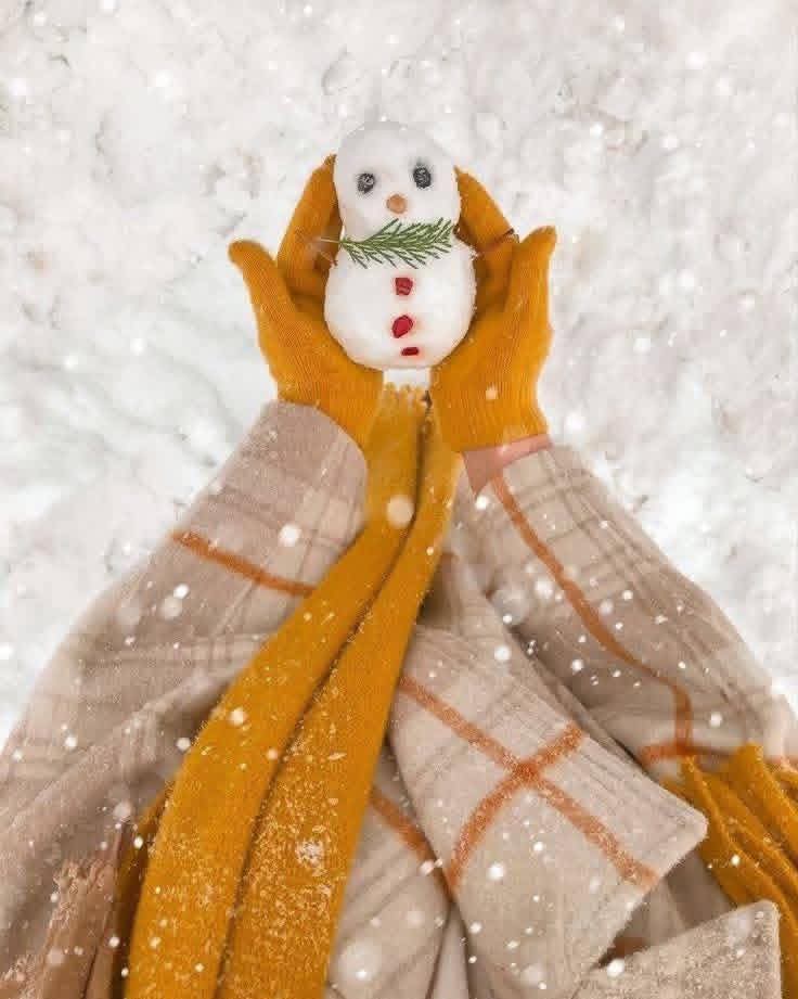 Yılın son günü,
Koca bir 365 gün…
İyisiyle, kötüsüyle,
Coşkusu, neşesi ve hüznüyle,
Yaşama ait tüm duyguları yaşatarak
Yine bitiyor…
Yeni gelen yıl umarım gideni aratmaz,
Herşey dünyamız ve üzerinde yaşayan biz insanlar için çok güzel olur…
#goodmorning #gutenmorgen #bonjour