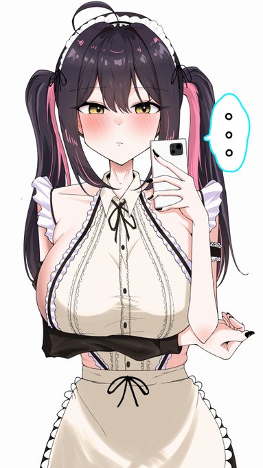 こっちに興味なさそうな爆乳ツインテメイドさん