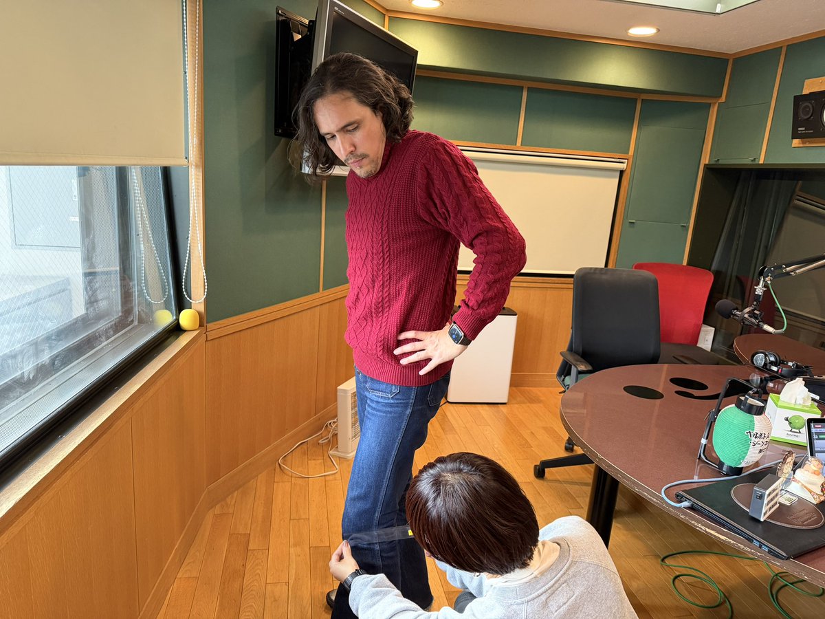 ciao_765's tweet photo. せっかくなので、まちゃおのベルボトムを測っちゃお！！

膝：13㎝
裾：30㎝

╭━━━━━━━━━━━━━╮ 　さすが！末広がりすぎるぜ！ ╰━━━━━━ｖ━━━━━━╯

#ベルボトムジーンズの日 
#まちゃお765 
#fmcocolo765 https://t.co/T2vtAIEL1V