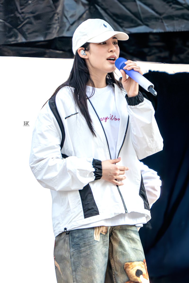 LilyRose38 tweet media