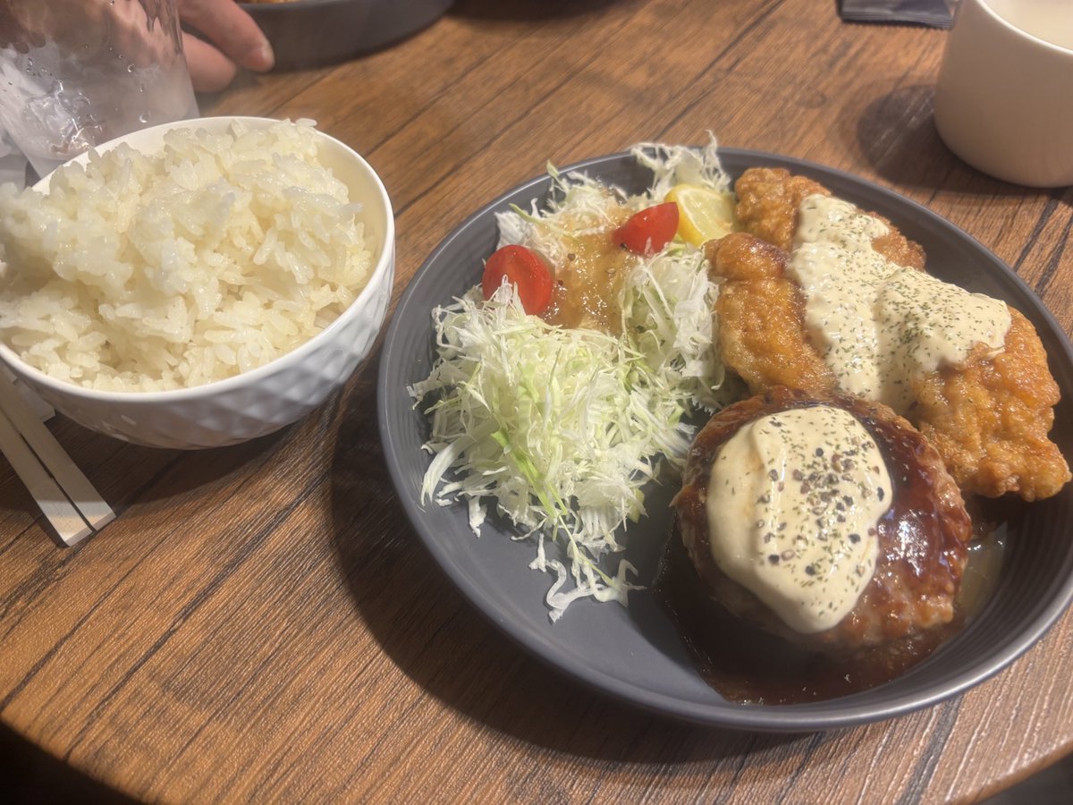 KeroroMer0704's tweet photo. めっちゃ美味いレモネードのお店見つけた

昨日 https://t.co/qAU8MN9eJz