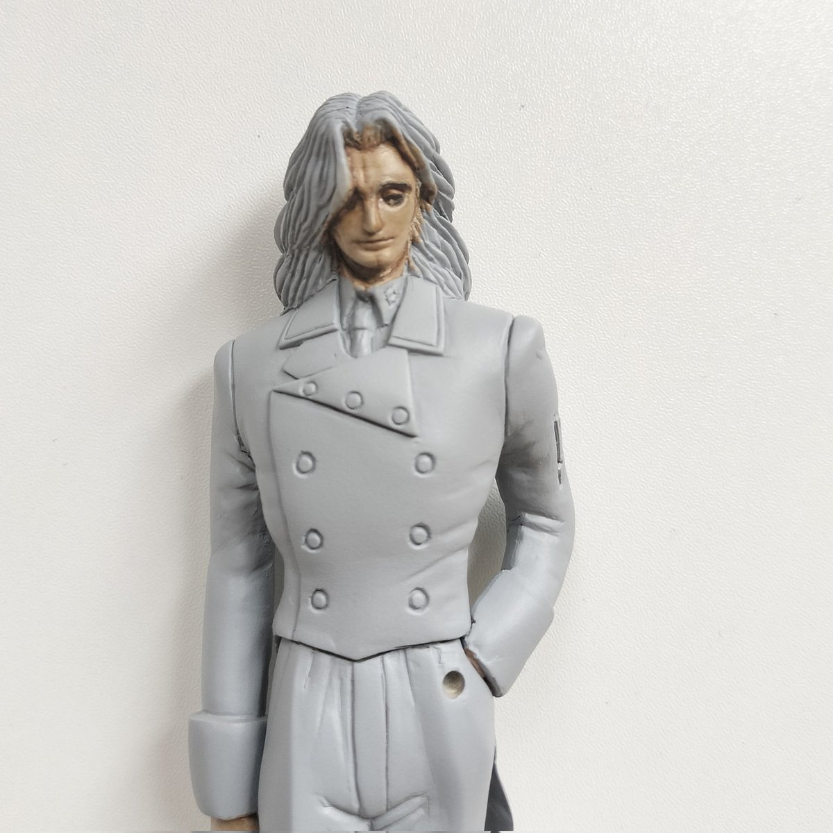 リアルタッチマーカーの使い方にも慣れてきたのでつや消し吹いてからエナメルで薄ーく追い打ちの陰影入れてみました。だいぶ雰囲気良いのではないかと😄
ここから全身の塗装に進みます👍

#ファイブスター物語　
#thefivestarstories 
#FSS_jp