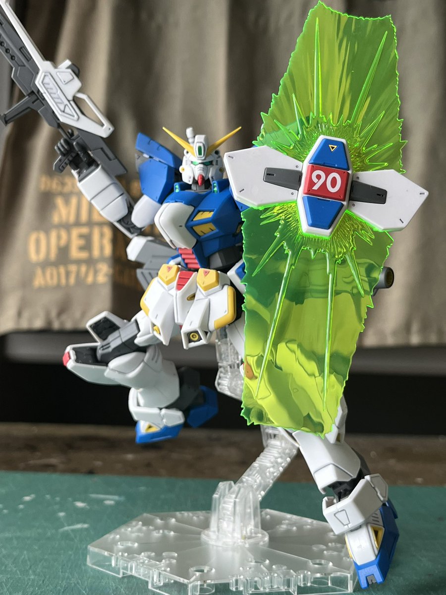 katoyama2's tweet photo. 年末年始で実家に帰省した為、久しぶりのガンプラ作りです!!

「MG F90ⅢYクラスタ��・ガンダム」を組みました!!
15MサイズのMSを1/100サイズでギュッと凝縮したガンプラは組みごたえ十分です。
素組みで、スミ入れと艶消しで仕上げました。

＃ガンプラ
＃ガンプラの画像を貼るとRTされると聞いて https://t.co/P9quMUUXaQ