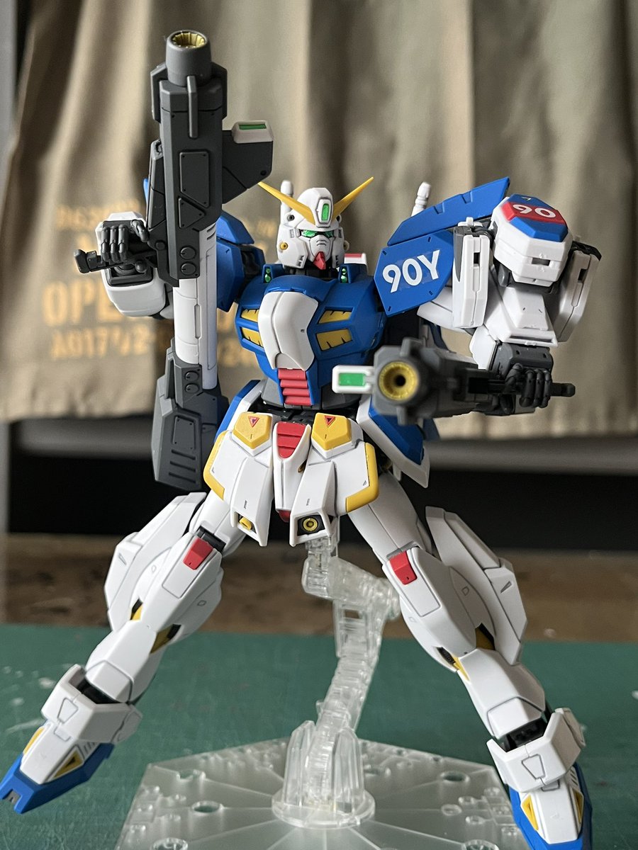 katoyama2's tweet photo. 年末年始で実家に帰省した為、久しぶりのガンプラ作りです!!

「MG F90ⅢYクラスタ��・ガンダム」を組みました!!
15MサイズのMSを1/100サイズでギュッと凝縮したガンプラは組みごたえ十分です。
素組みで、スミ入れと艶消しで仕上げました。

＃ガンプラ
＃ガンプラの画像を貼るとRTされると聞いて https://t.co/P9quMUUXaQ