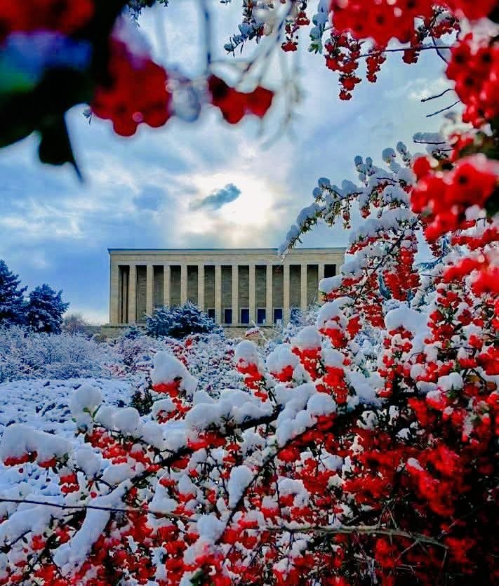 Kar en çok Ankara’ya yakışıyor; çünkü Türk’ün kalbi orada atıyor…
#karyağışı