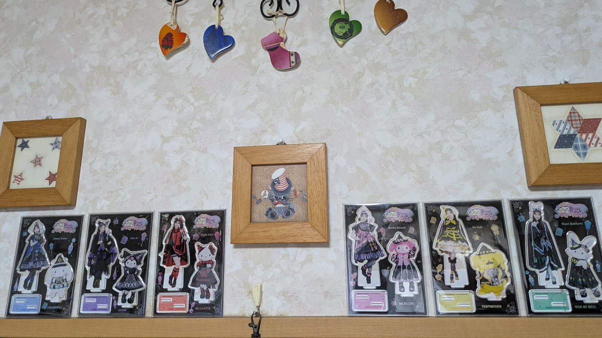 ついに完成ーー！
大掃除して全員分のとき宣サンリオハロウィンアクスタ並べました😊
リビングの一番目立つところに🤭