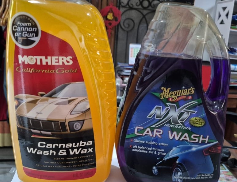 innovacommunity's tweet image. Shampoo mobil, sebenarnya pakai kit aja juga sdh lumayan bagus.

Tp, klo sebelumnya pakai Amway, ada budget lebih, bisa coba meqs gold class atau sonax.

Dirumah ada macam2 merk, gold class sama sonax yg plg sering dipakai.