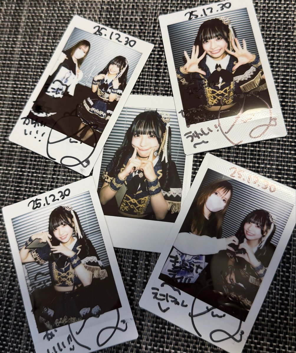 昨日もビジュ大爆発でしたね〜💖 人生初めてのチェキ帳が年末で