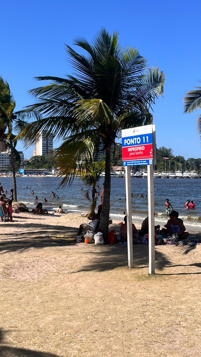 _alphabe's tweet image. Isso é tao estranho que chega ser cômico